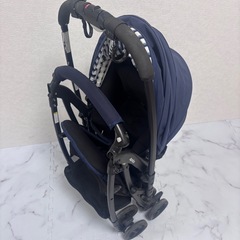 アップリカ　両体面式　四輪ベビーカー　自立可能の画像