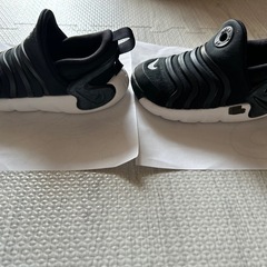 NIKE 14cm 黒　スニーカー（記名跡あり）の画像