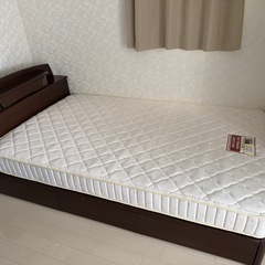 ベッドフレーム（セミダブル）の画像