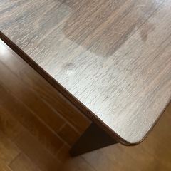 ダイニングテーブルの画像