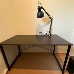 【3/23まで】サンワダイレクト パソコンデスク 幅120×奥行60cm デスクライト付きの画像