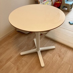 IKEA 円卓　BILLSTAの画像