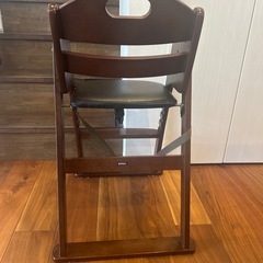 子ども用ハイチェアの画像