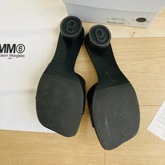 MM6 メゾンマルジェラ　ミュール　羊革　ロゴ　ブラック　アナトミック　サンダルの画像