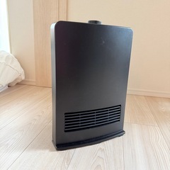 【美品】山善 セラミックファンヒーター DF-J121(B) 1200W ブラック 小型 足元暖房の画像