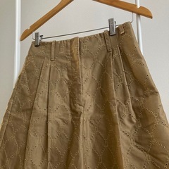 新品　ヘルノ　HERNO キュロット　刺繍　モノグラム　ロゴ　ベージュ　42の画像