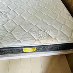 ベッド　マットレスの画像