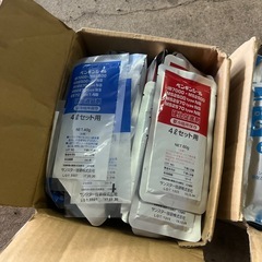 シール材２箱の画像