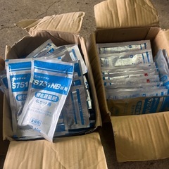 シール材２箱の画像