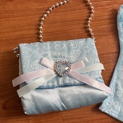 おもちゃのドレス小物の画像