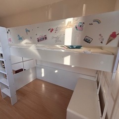 2段ベッドの画像