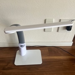 【2024年製/美品】LEDデスクライト（オーム電機）引越しのため急募の画像