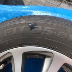 ブリヂストンのホイールとタイヤの画像