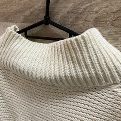 白ニットの画像