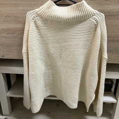 白ニットの画像