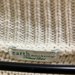 白ニットの画像