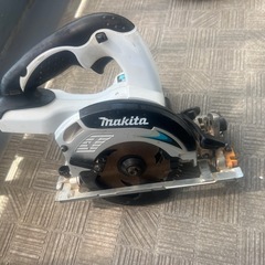 マキタ充電式丸鋸の画像