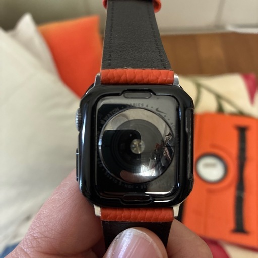 アップルウォッチシリーズ4　NIKEモデル40ミリ
