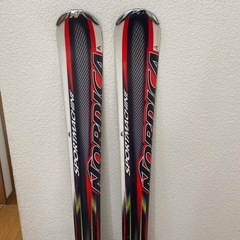 スキー板、ストックの画像