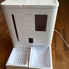 mino一体型スマート自動給餌給水器の画像