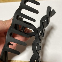 ヘアアクセサリー　バレッタ　シーインの画像