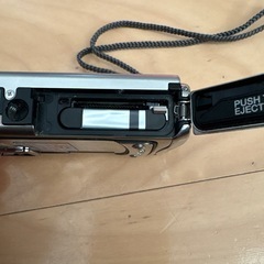 OLYMPUS tough デジカメ　1200万画素の画像