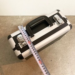【新品】鍵付き　アタッシュケース　アルミ　ジュラルミンケース　ハードケースの画像