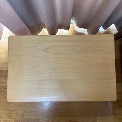 机、テーブルの画像