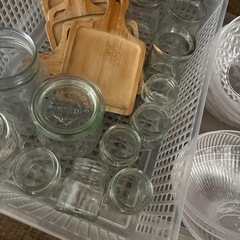 器やガラス瓶の画像