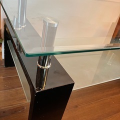 ガラステーブルの画像