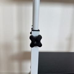 昇降式サイドテーブルの画像