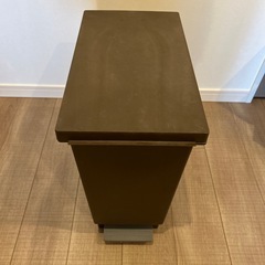 【良品】ペダル式ゴミ箱 ブラウン フタ付き シンプルデザインの画像