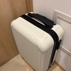 スーツケース(機内持ち込み可)の画像