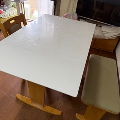 早い者勝ち！伸長式ダイニングセットの画像