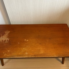 折りたたみ式テーブルの画像