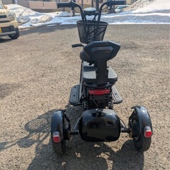 免許不要3輪電動シニアカーの画像