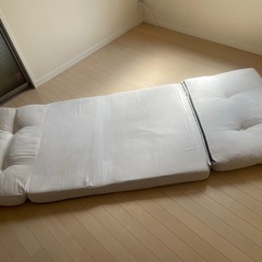 ソファーベッドの画像