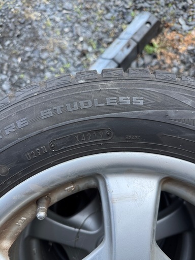 【取引中】ダンロップ スタッドレス　195/65R15　タイヤホイールセット 5穴マルチ
