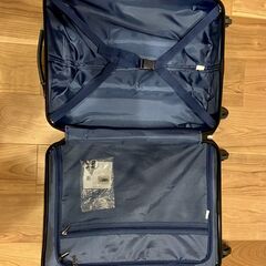 スーツケース　キャリーケースの画像