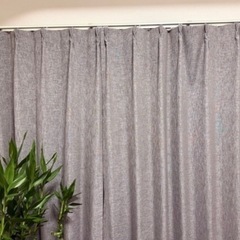 カーテンの画像