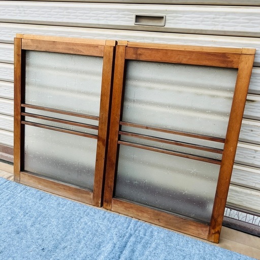 昭和レトロ ガラス建具 2枚セット 縦格子 星柄 型板ガラス 窓枠 古道具