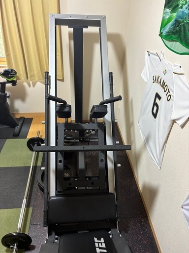 アイロテックレッグプレス兼スクワット
マシン➕プレート120Kg➕バーベル　すぐ使えます