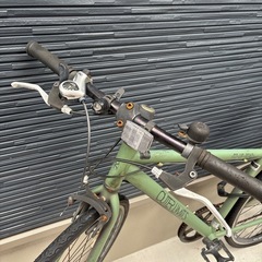 おしゃれカラー クロスバイク パンクあり 修理前提の画像