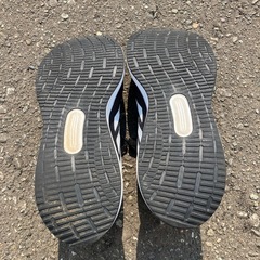 アディダス　スニーカー23センチの画像