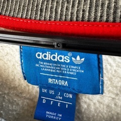 adidasトレーナー
の画像