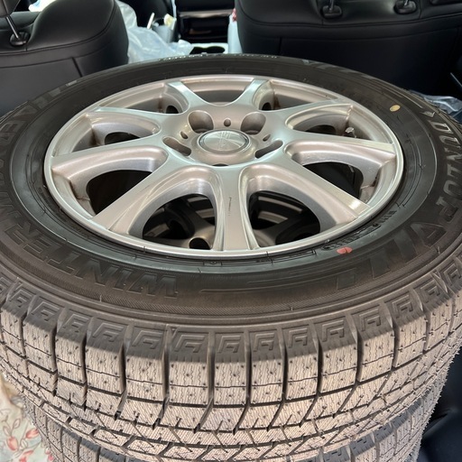 スタッドレスタイヤ　ほぼ新品　 195/65R15    日程調整中ノア　ヴォクシー
