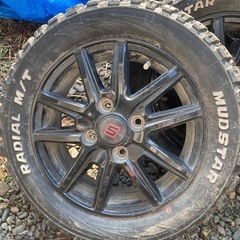 13インチ マッドタイヤ  アゲトラにの画像