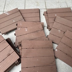 ウッドタイル　人工木　パネル　テラス　お庭　ベランダ　の画像