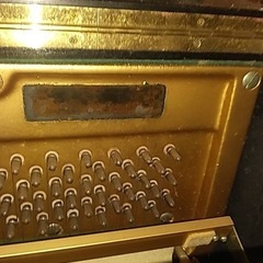 【無料】実家にある大きな黒いピアノの画像