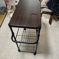 キャスター付き棚の画像